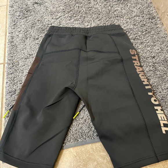 Praise endurance shorts - Picture 4 of 5